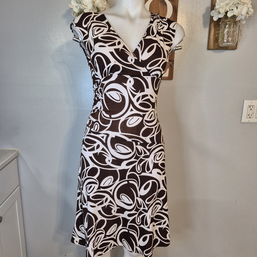 Iz Byer Sleeveless V-Neck Midi A-Line Dress